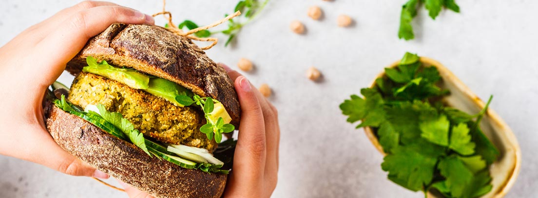 Recetas veganas muy iguales a las tradicionales: hamburguesa vegana