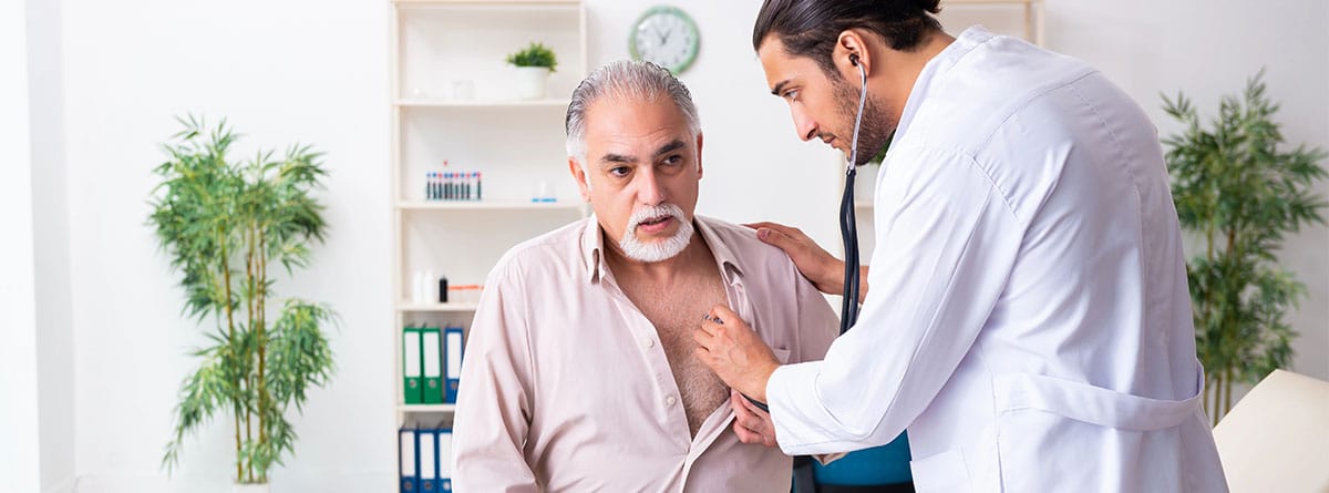 Hombre en consulta médica